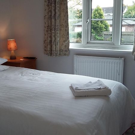 Church End Farm Bed And Breakfast Hale  Esterno foto