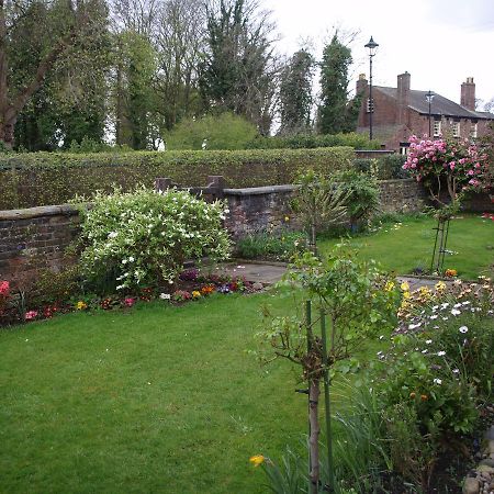 Church End Farm Bed And Breakfast Hale  Esterno foto