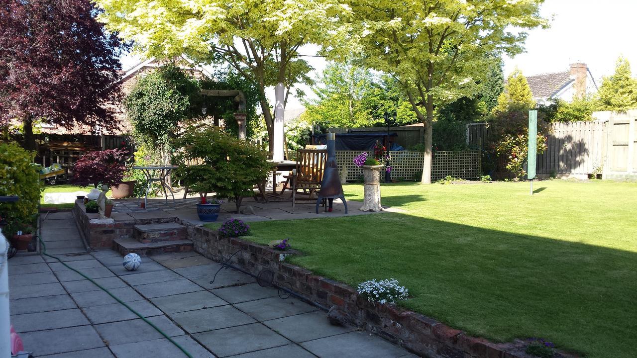 Church End Farm Bed And Breakfast Hale  Esterno foto