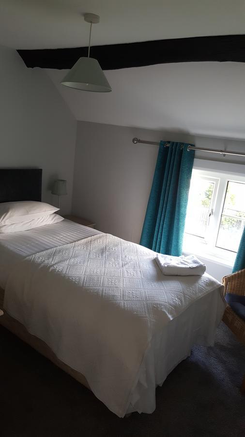 Church End Farm Bed And Breakfast Hale  Esterno foto