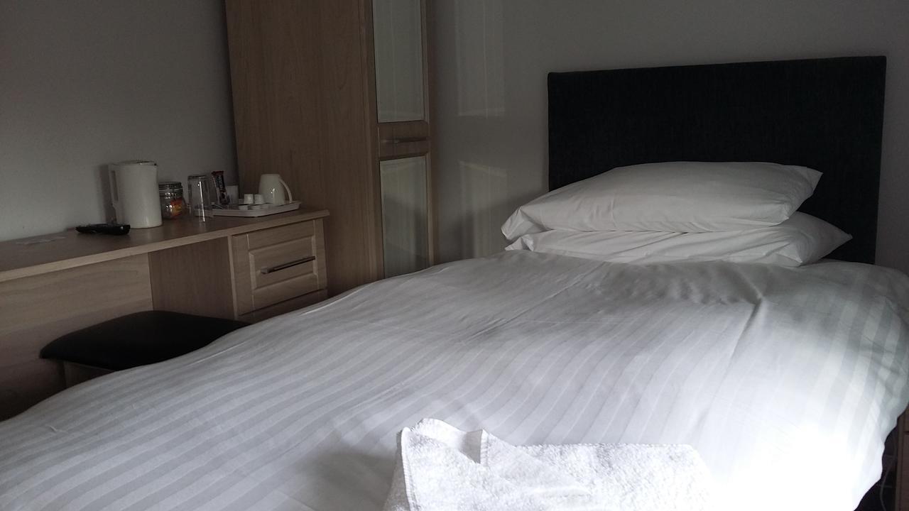 Church End Farm Bed And Breakfast Hale  Esterno foto