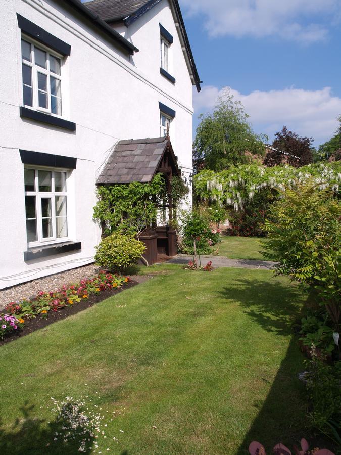 Church End Farm Bed And Breakfast Hale  Esterno foto